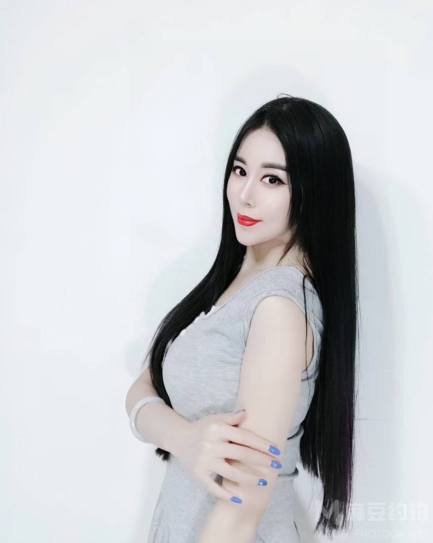 宝丽来模特