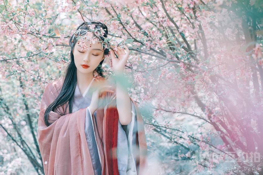 汉服模特