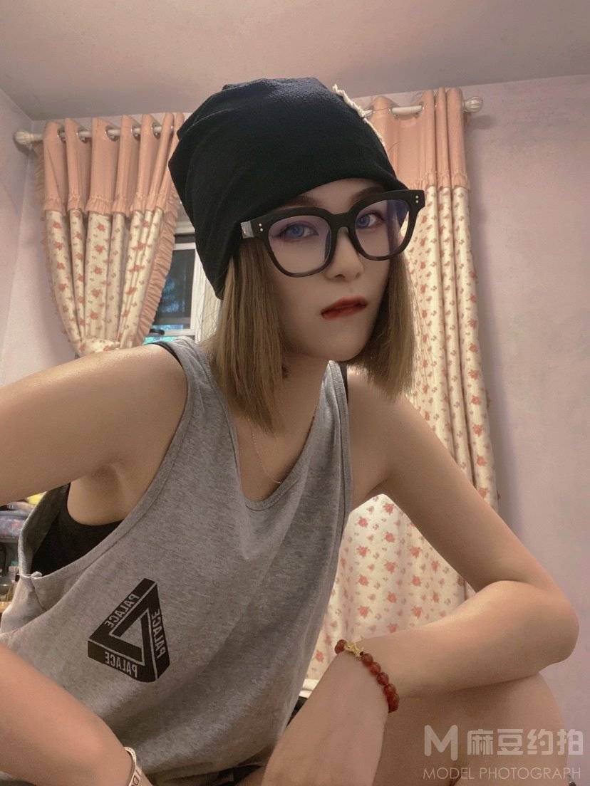 黑白模特
