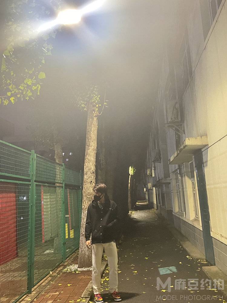 黑白模特