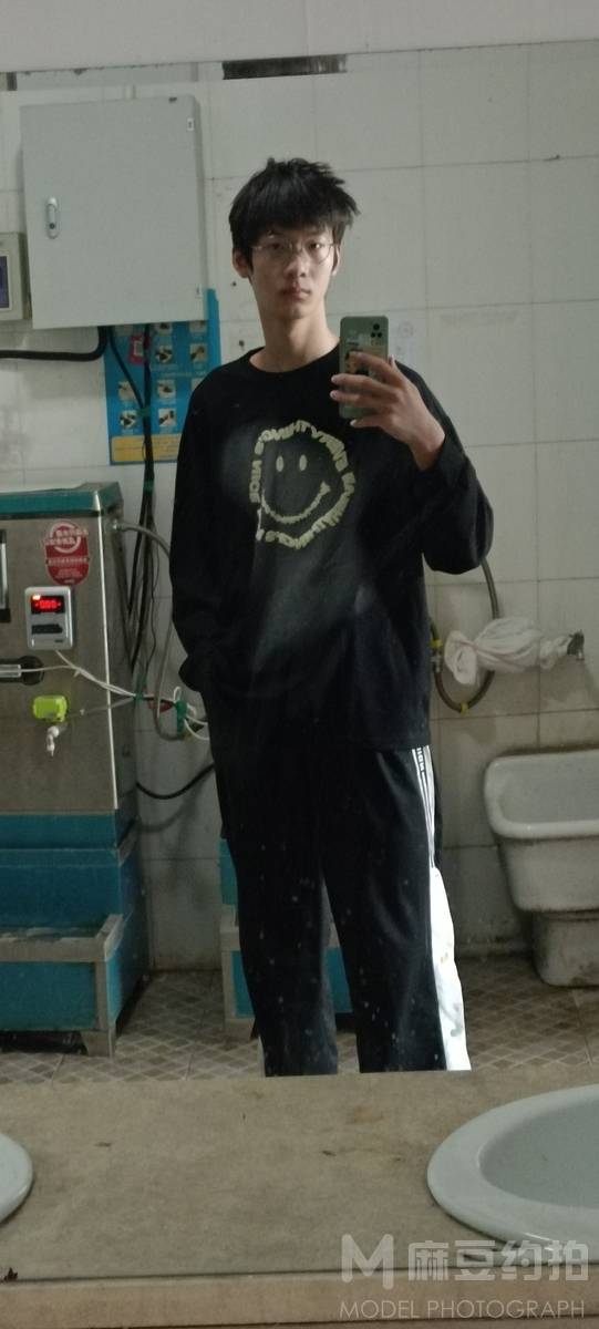 黑白模特