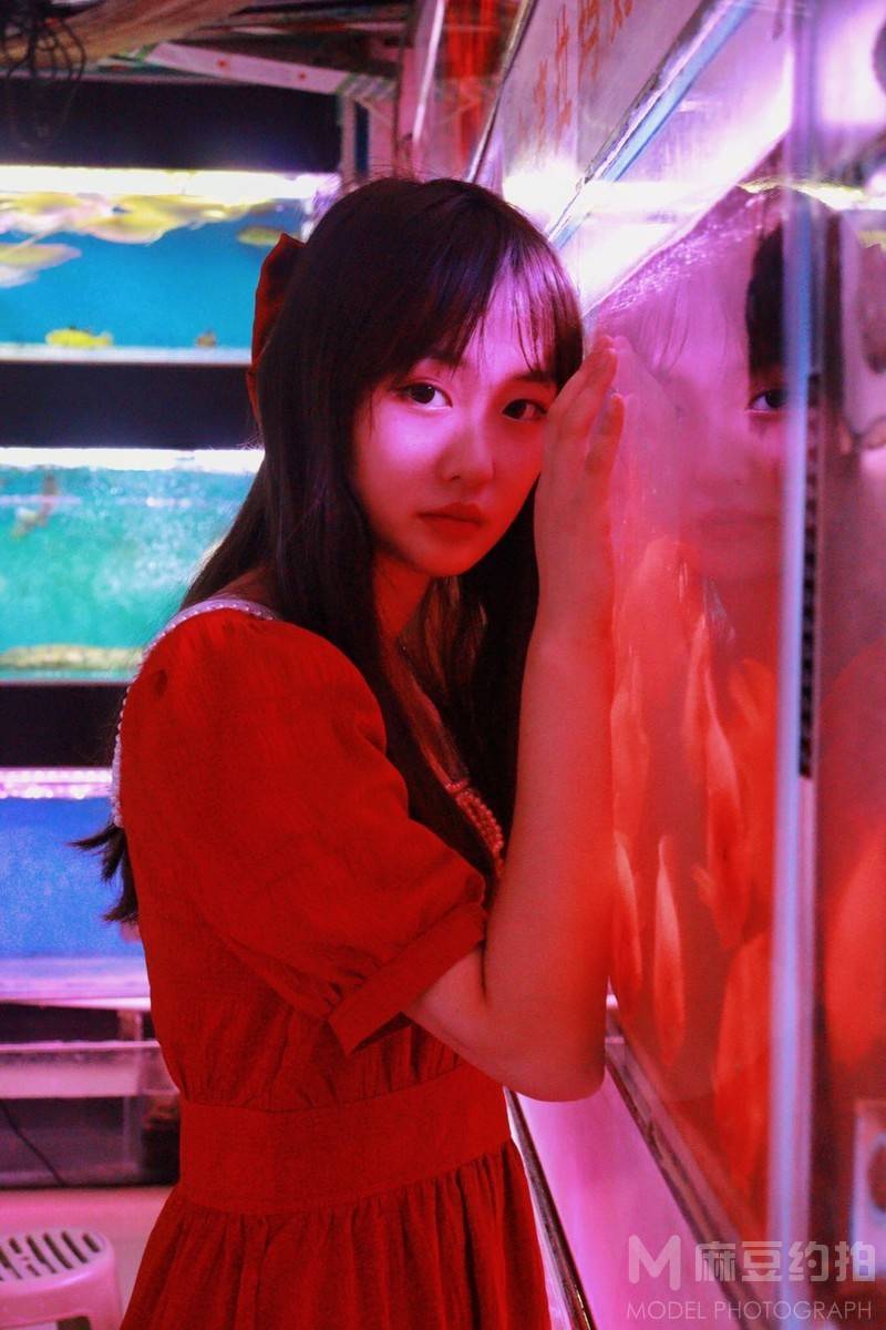 情绪模特