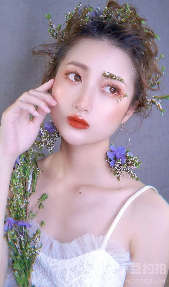 妆容模特