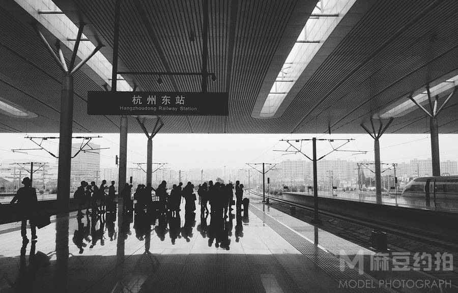 黑白模特