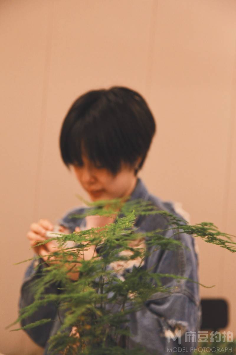 情绪模特