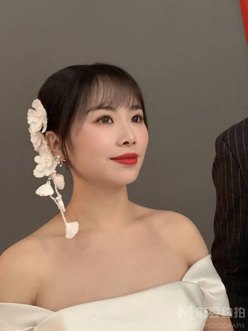 妆容模特