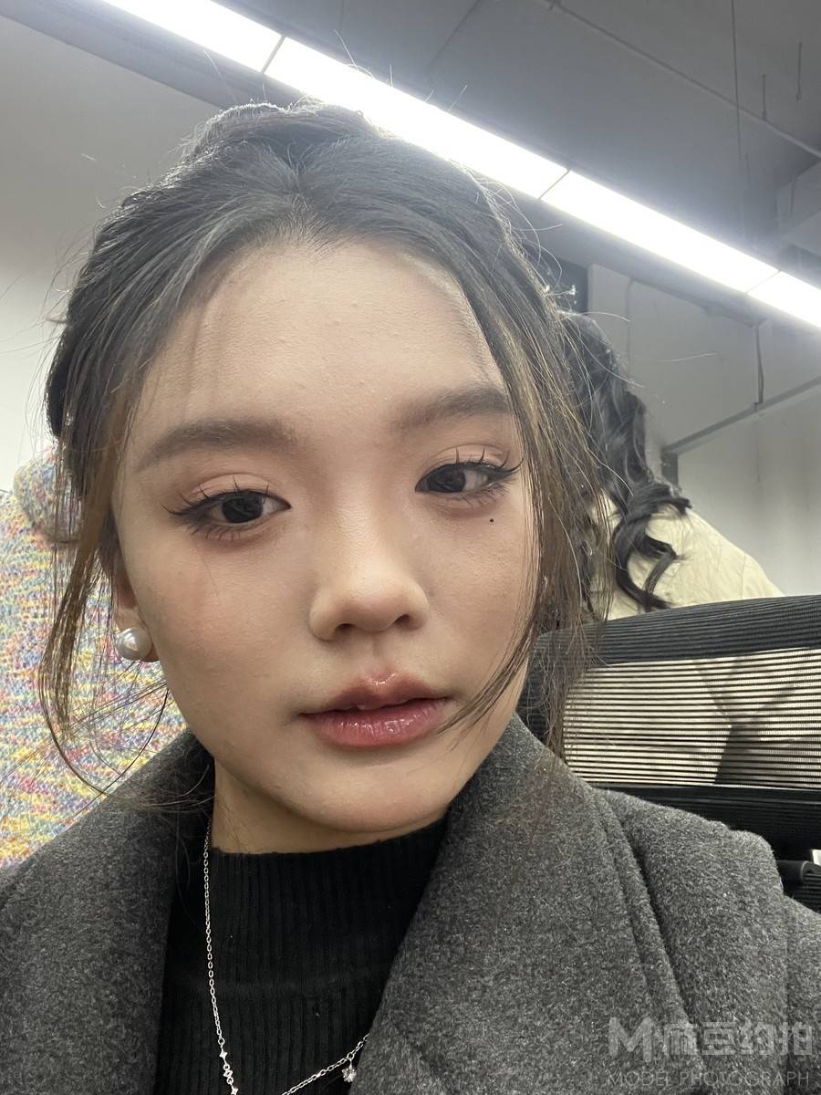 妆容模特