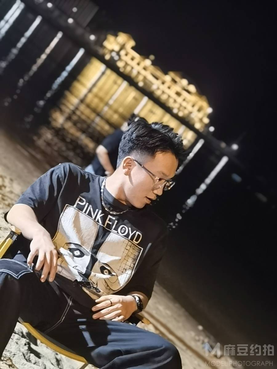 夜景模特