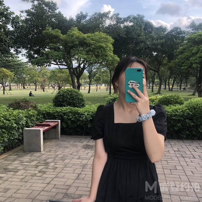 黑白模特