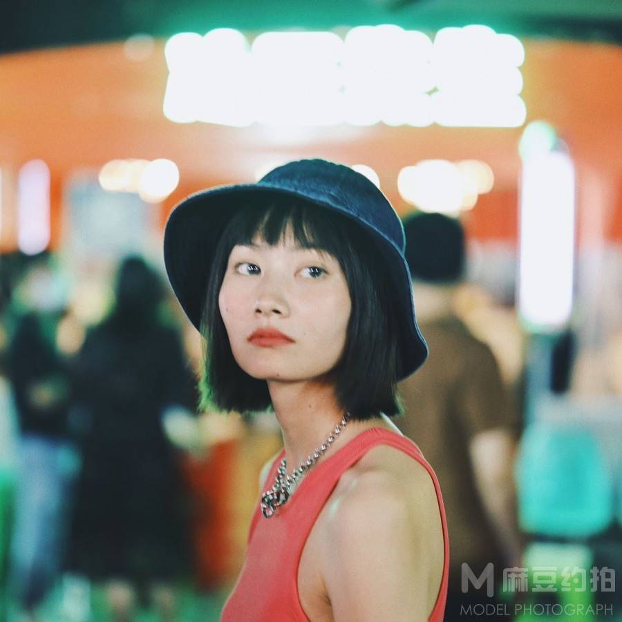 情绪模特