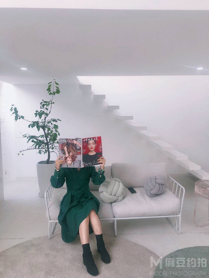 情绪模特