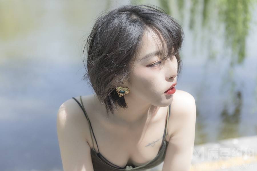 黑白模特