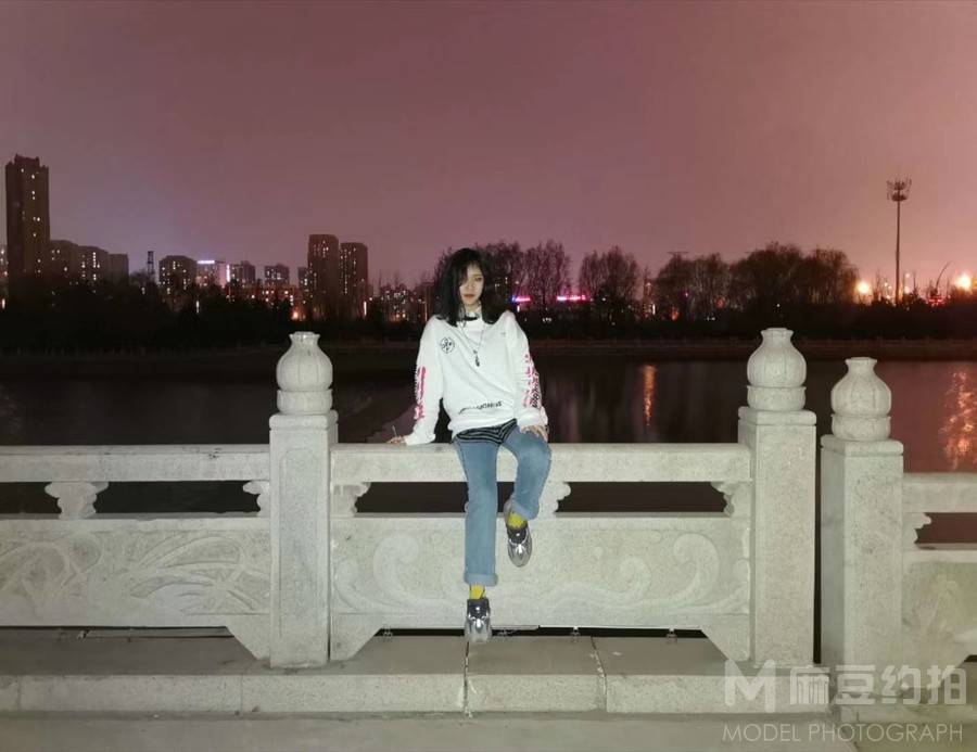 夜景模特
