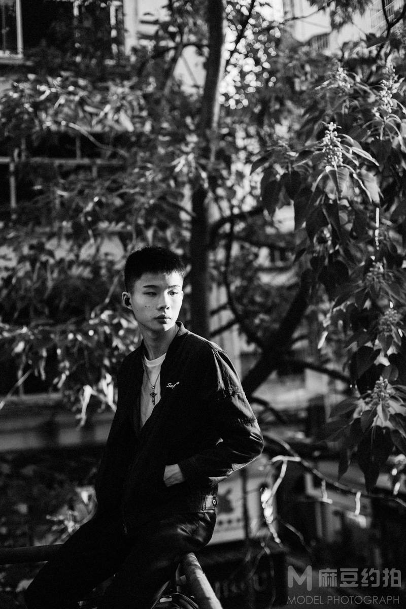 黑白模特