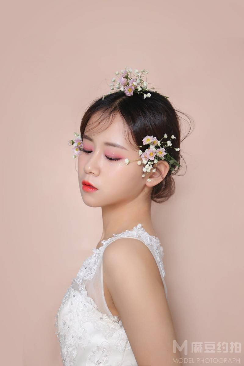 妆容模特