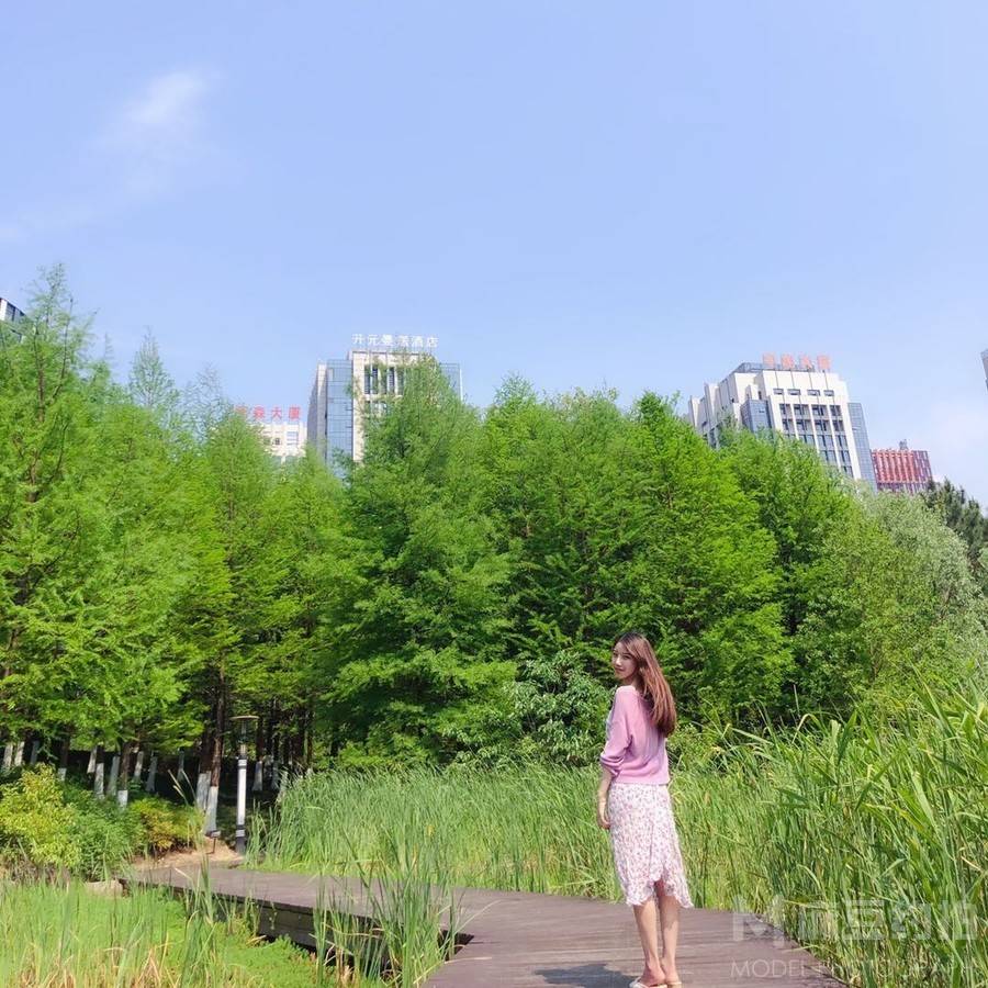 校园模特