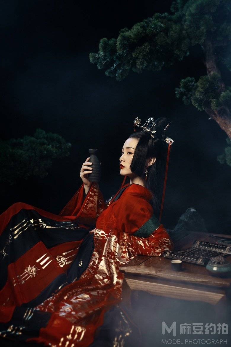 汉服模特