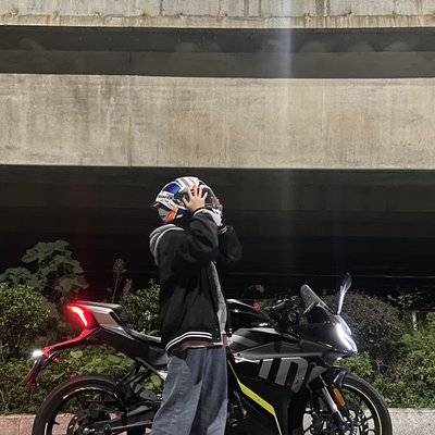 黑白模特