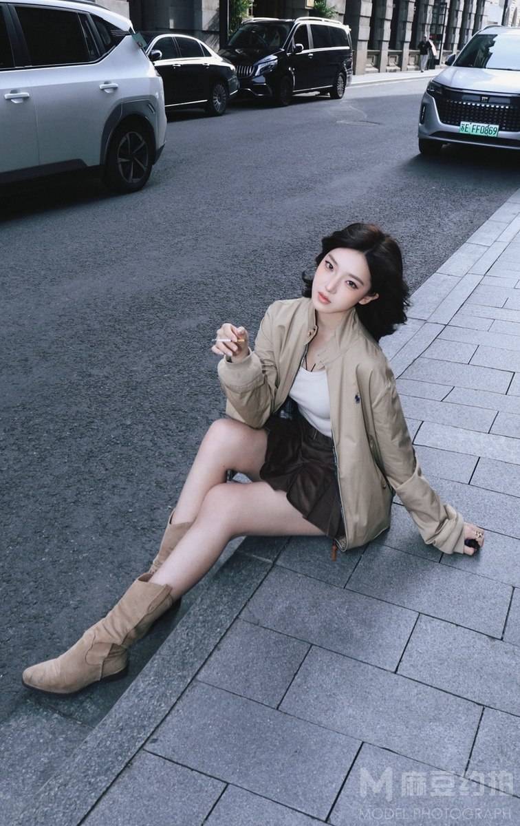 情绪模特