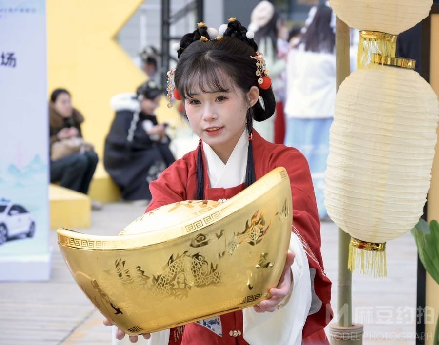 汉服模特