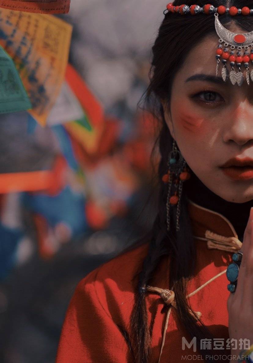 情绪模特
