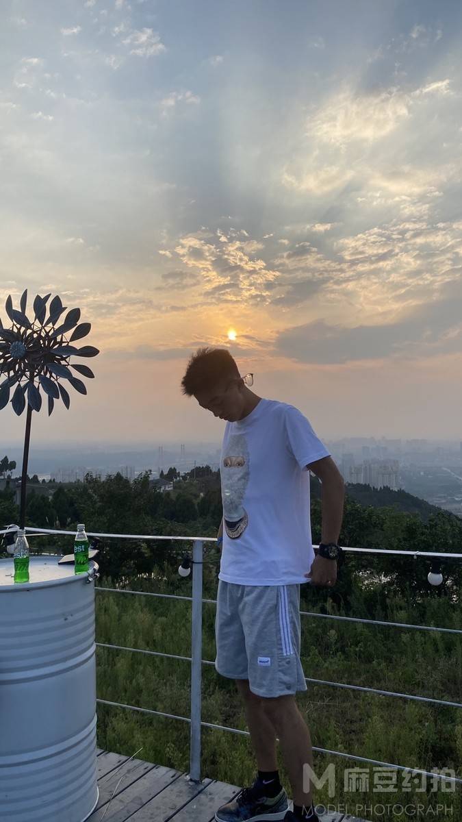 黑白模特