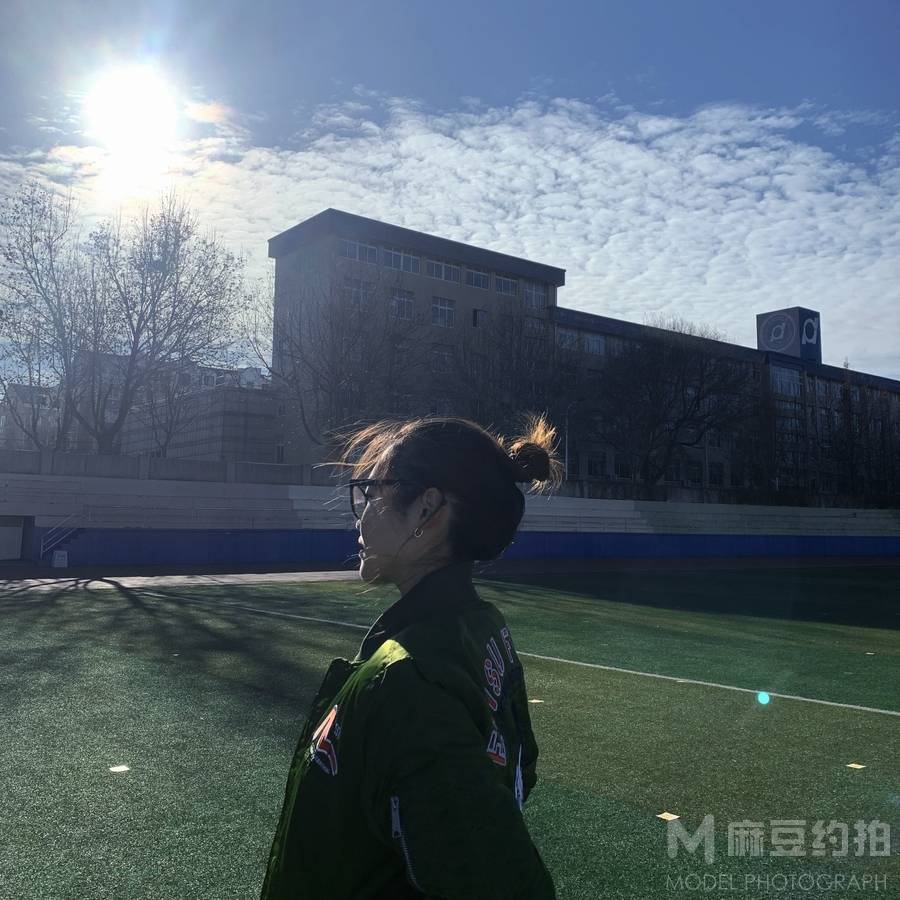 校园模特