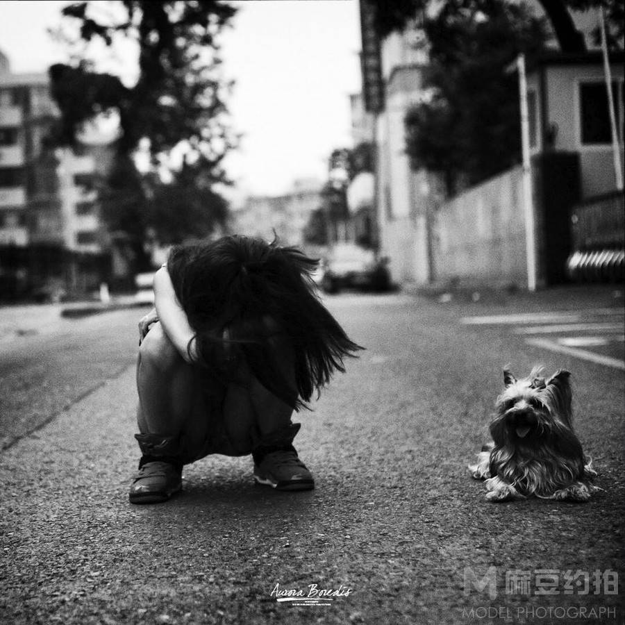 黑白模特