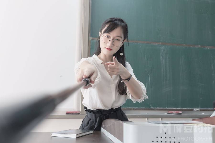 校园模特