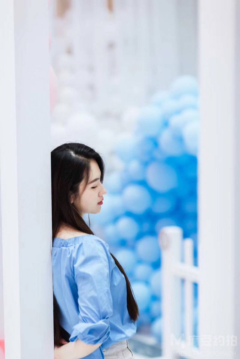 情绪模特
