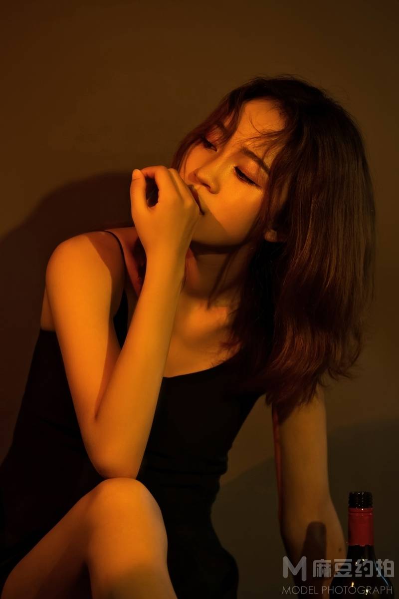 情绪模特