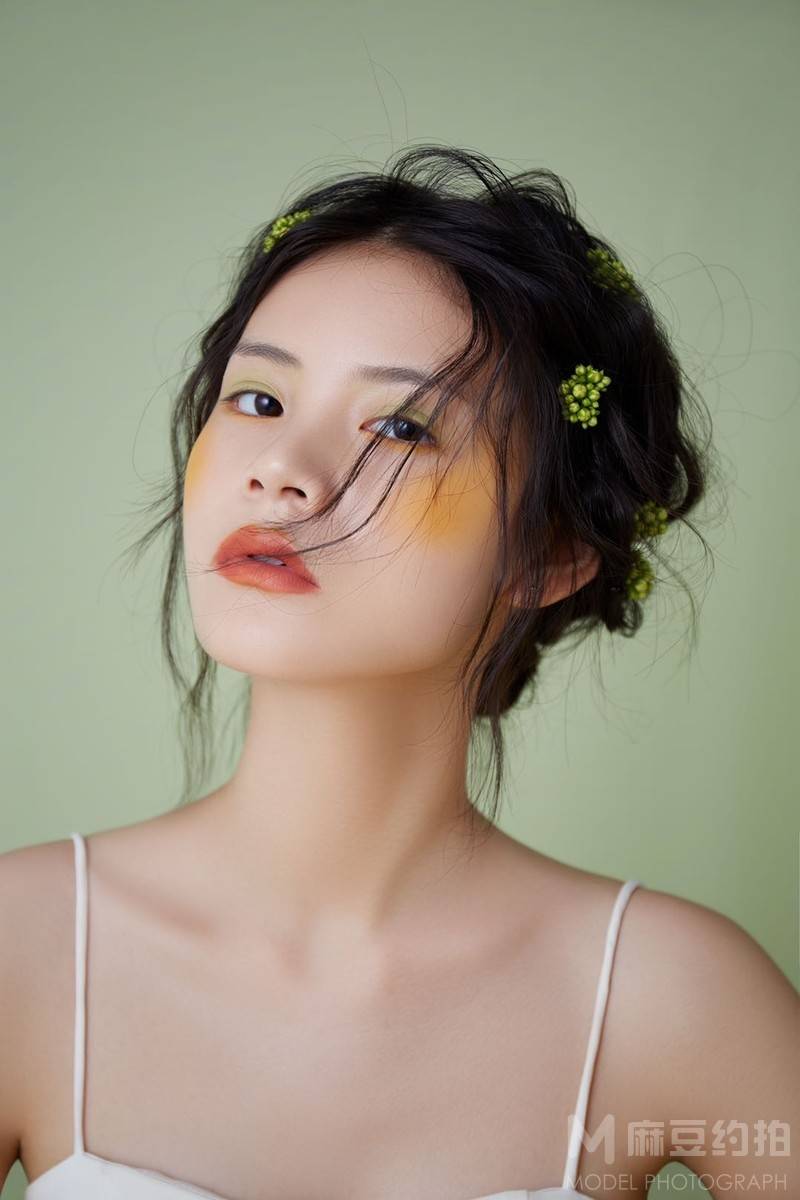 情绪模特
