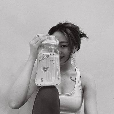 黑白模特