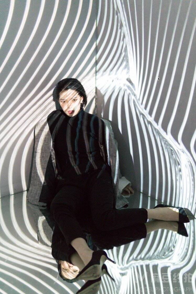 情绪模特