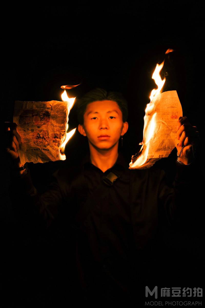 情绪模特