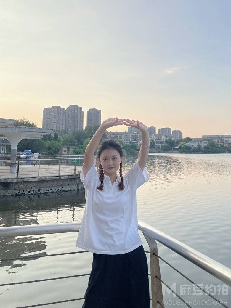 清新模特