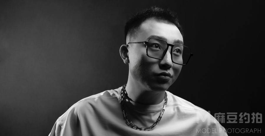 黑白模特