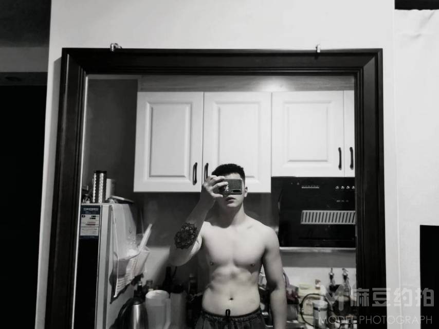 黑白模特