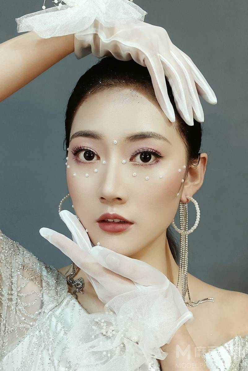 妆容模特