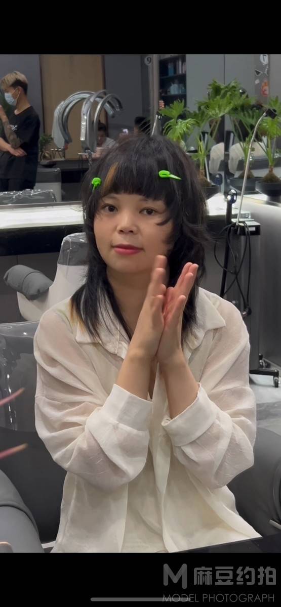 情绪模特