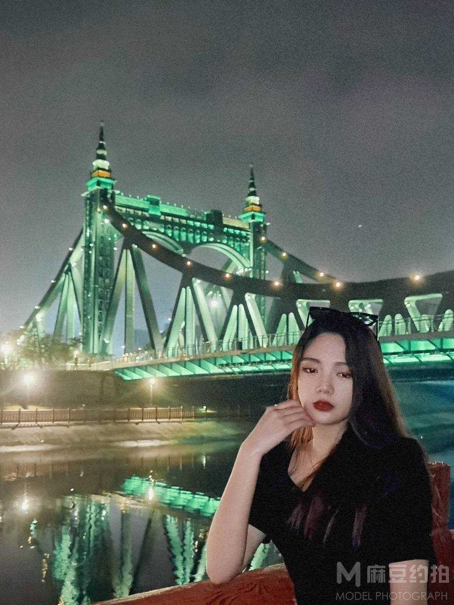 夜景模特