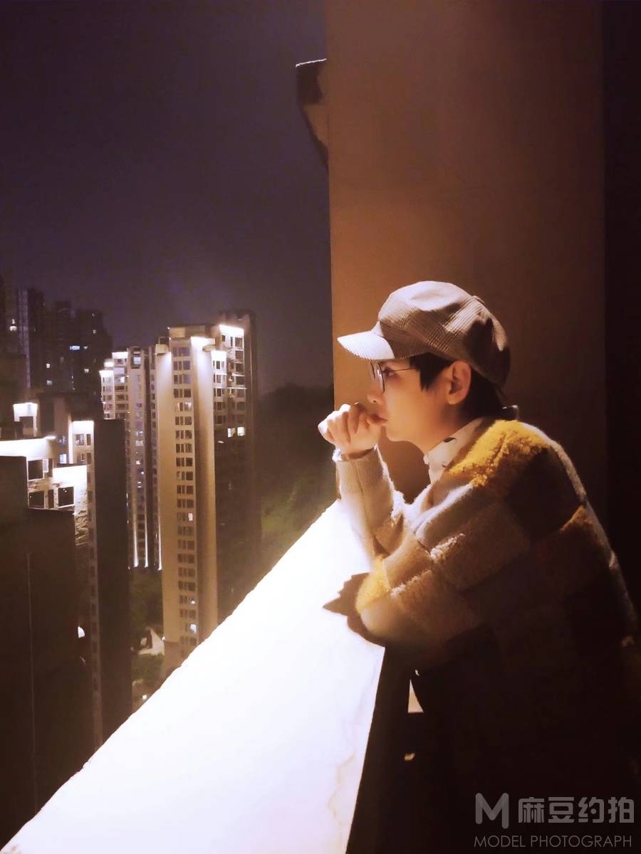 夜景模特