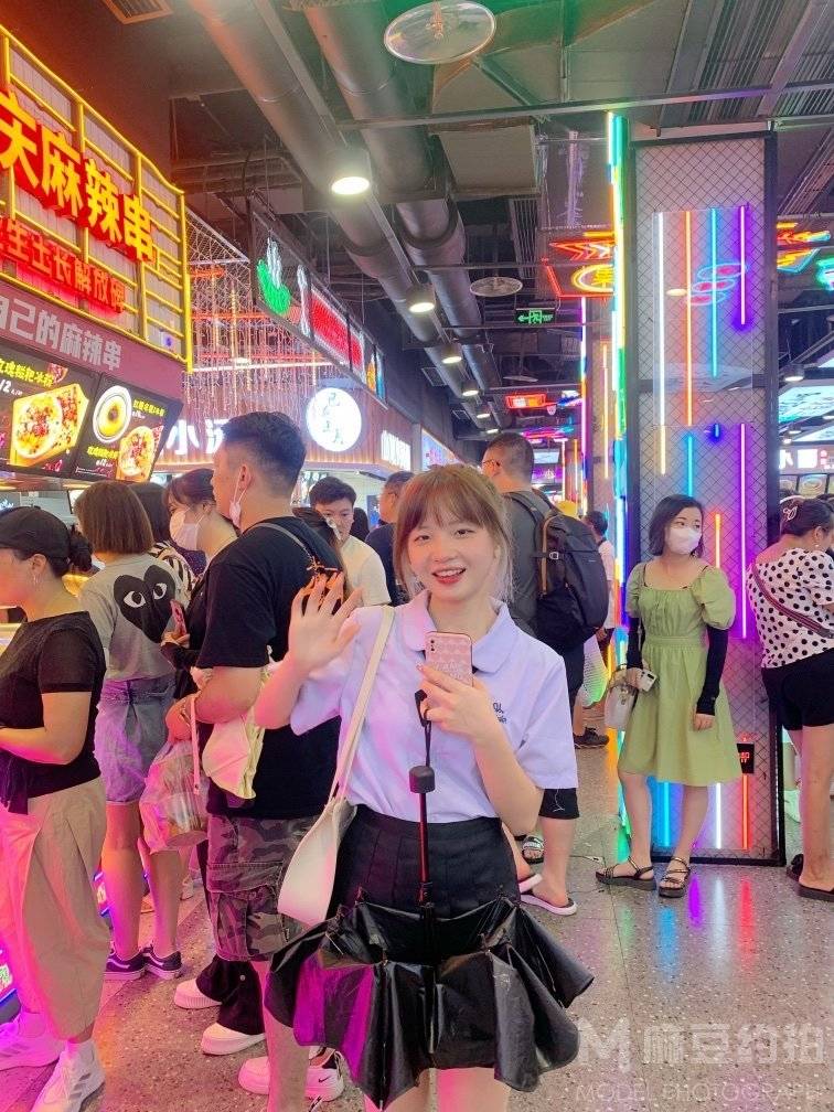 校园模特