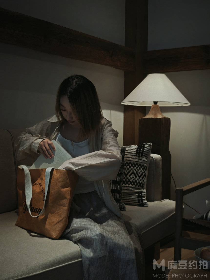 情绪模特
