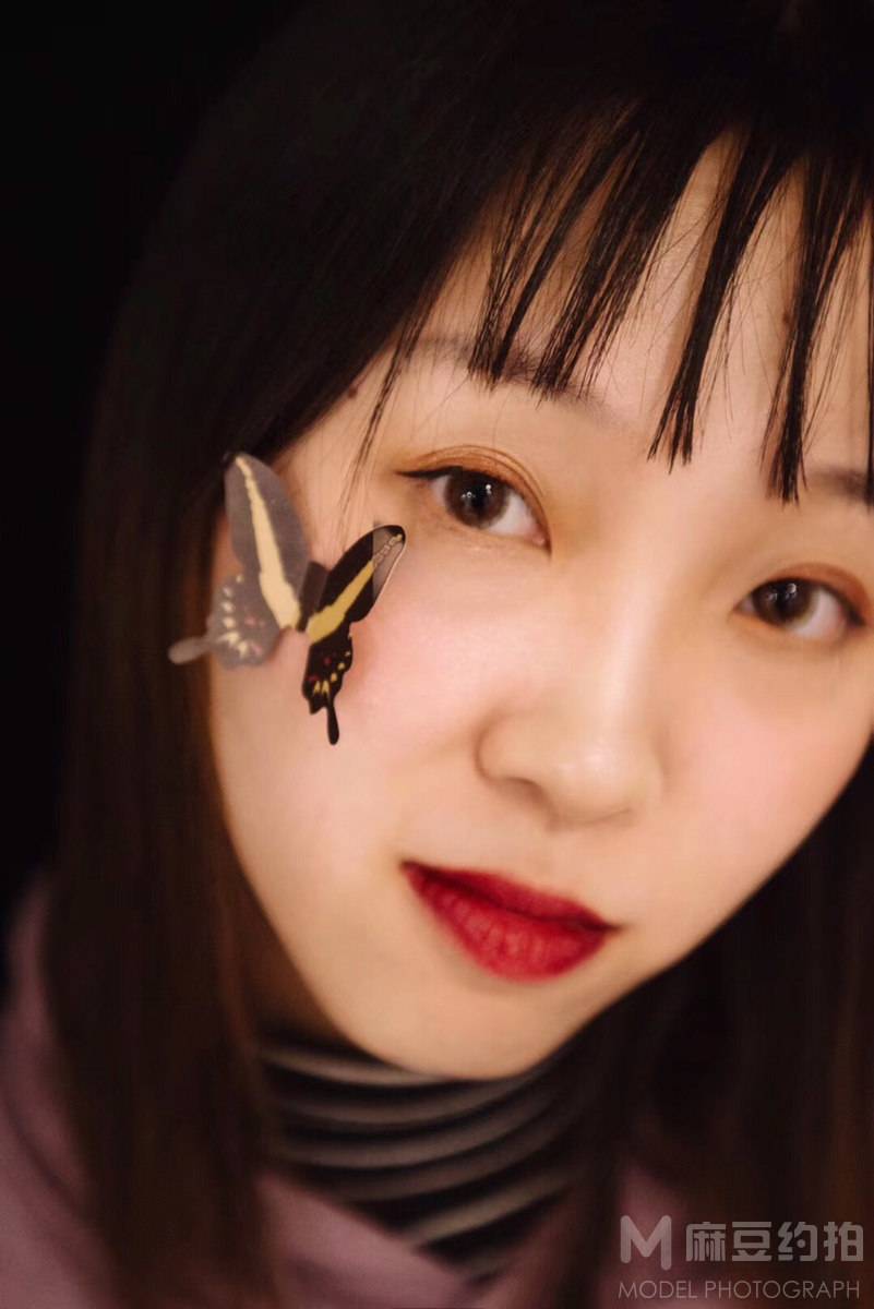 情绪模特