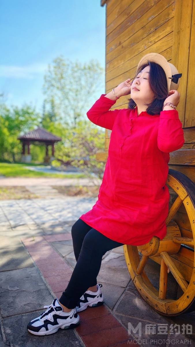 情绪模特