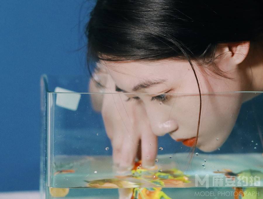 情绪模特