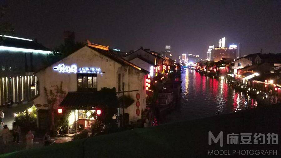 夜景模特