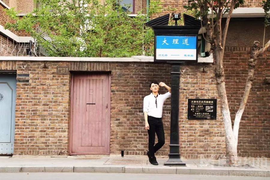 校园模特