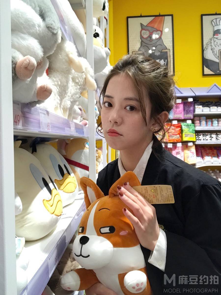 情绪模特